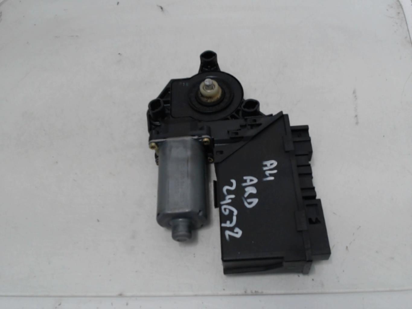 Motore alzacristalli posteriore destro AUDI A4 2 PHASE 1 Diésel - 1