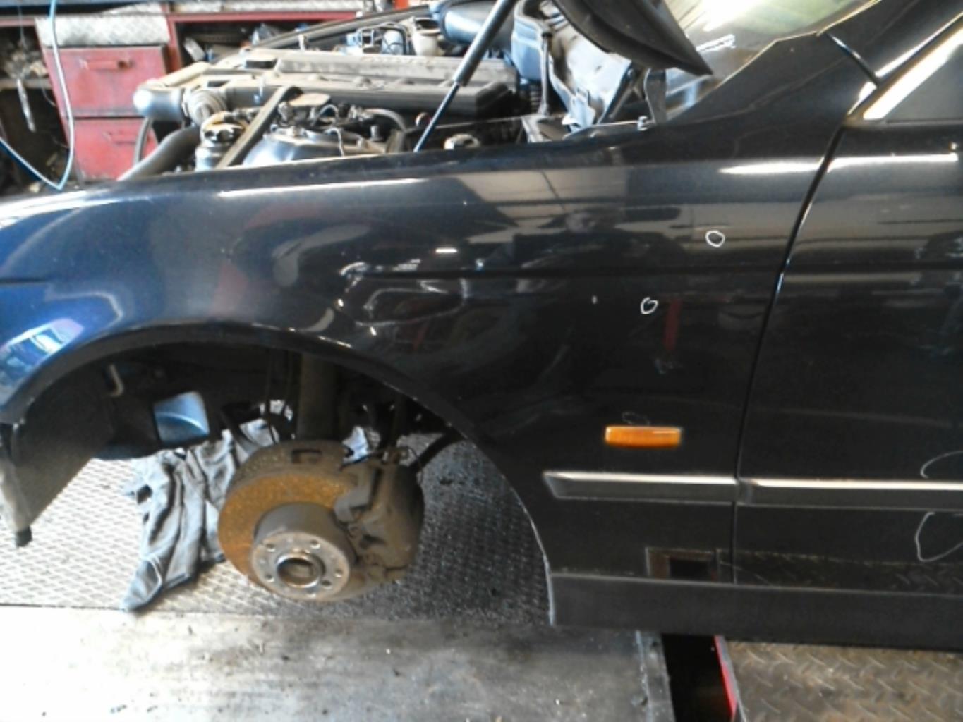 Parafango anteriore sinistro BMW SERIE 5 E39 PHASE 1 Diésel - 1