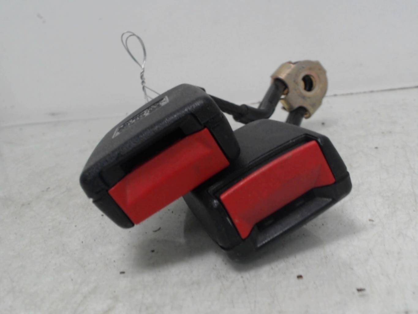 Aggancio cintura sicurezza posteriore sinistro VOLKSWAGEN GOLF 4 Diésel - 1