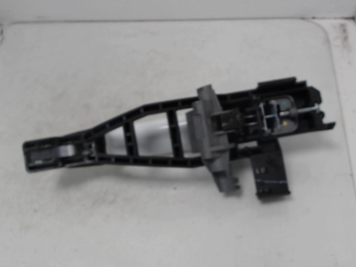 Maniglia portiera posteriore sinistra FORD KUGA 1 Diésel - 1