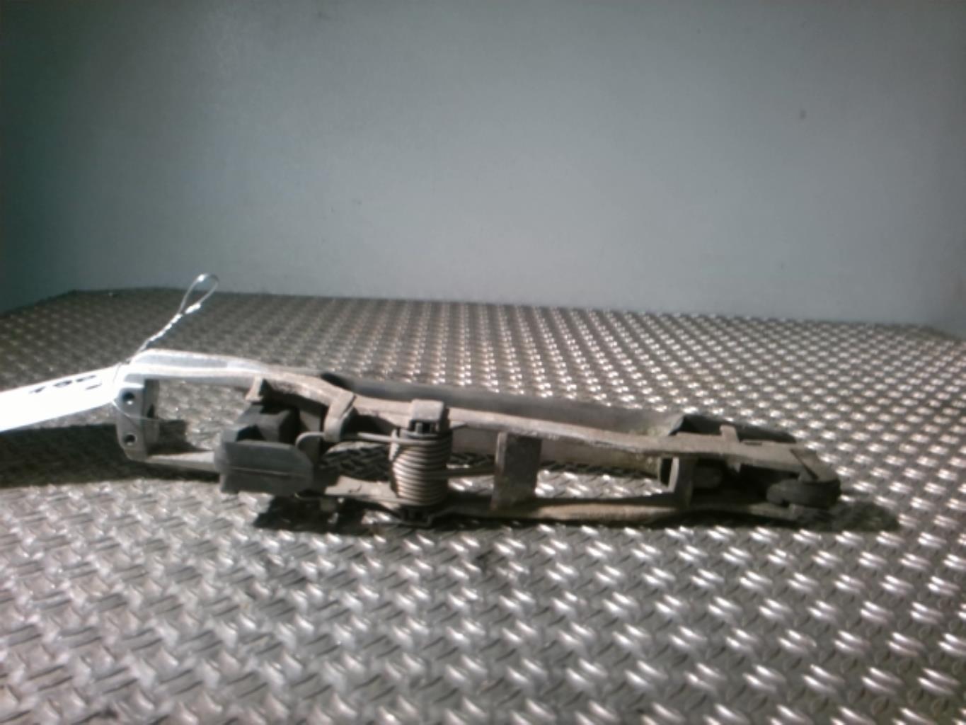 Maniglia portiera anteriore sinistra MERCEDES 190 W201 PHASE 1 Diésel - 1