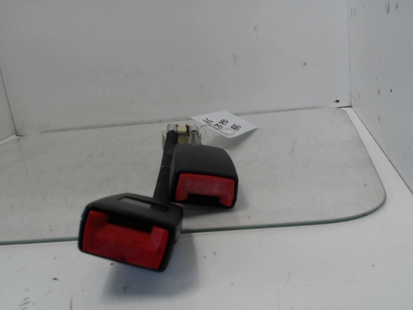 Aggancio cintura sicurezza posteriore sinistro AUDI A6 2 PHASE 1 Diésel - 1