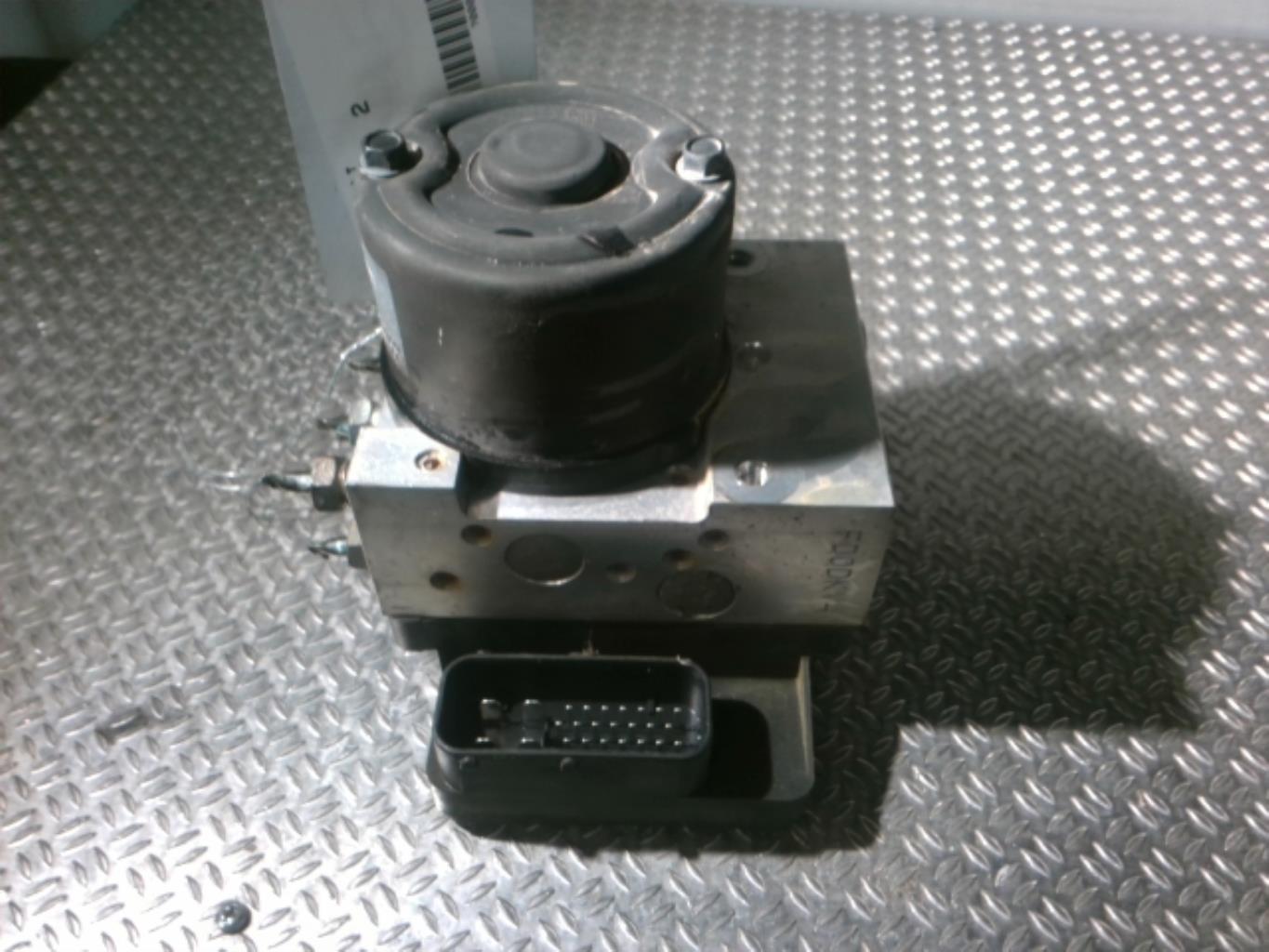 Blocco ABS (antibloccaggio freni) HYUNDAI TUCSON 1 Diésel - 1