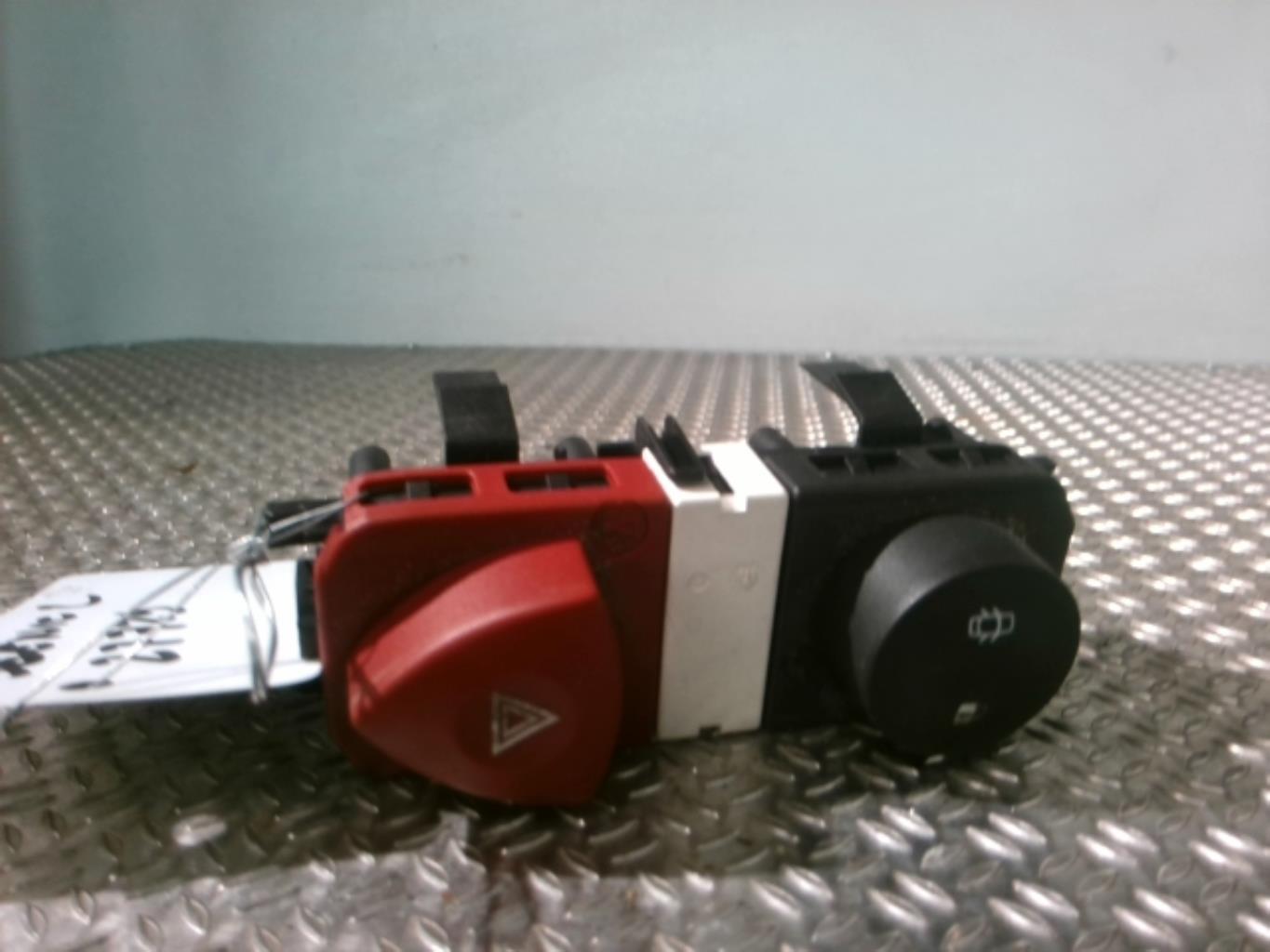 Interruttore luci emergenza RENAULT SCENIC 2 PHASE 1 Gasolina - 1