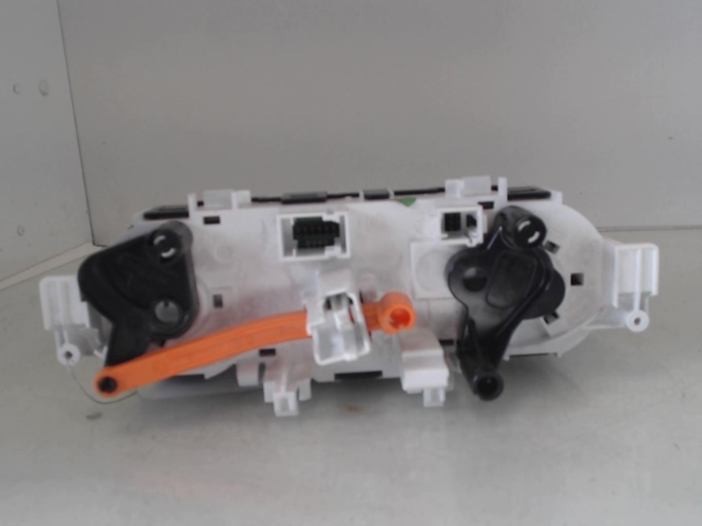 Commande chauffage PEUGEOT 208 1 PHASE 1 Essence - 1