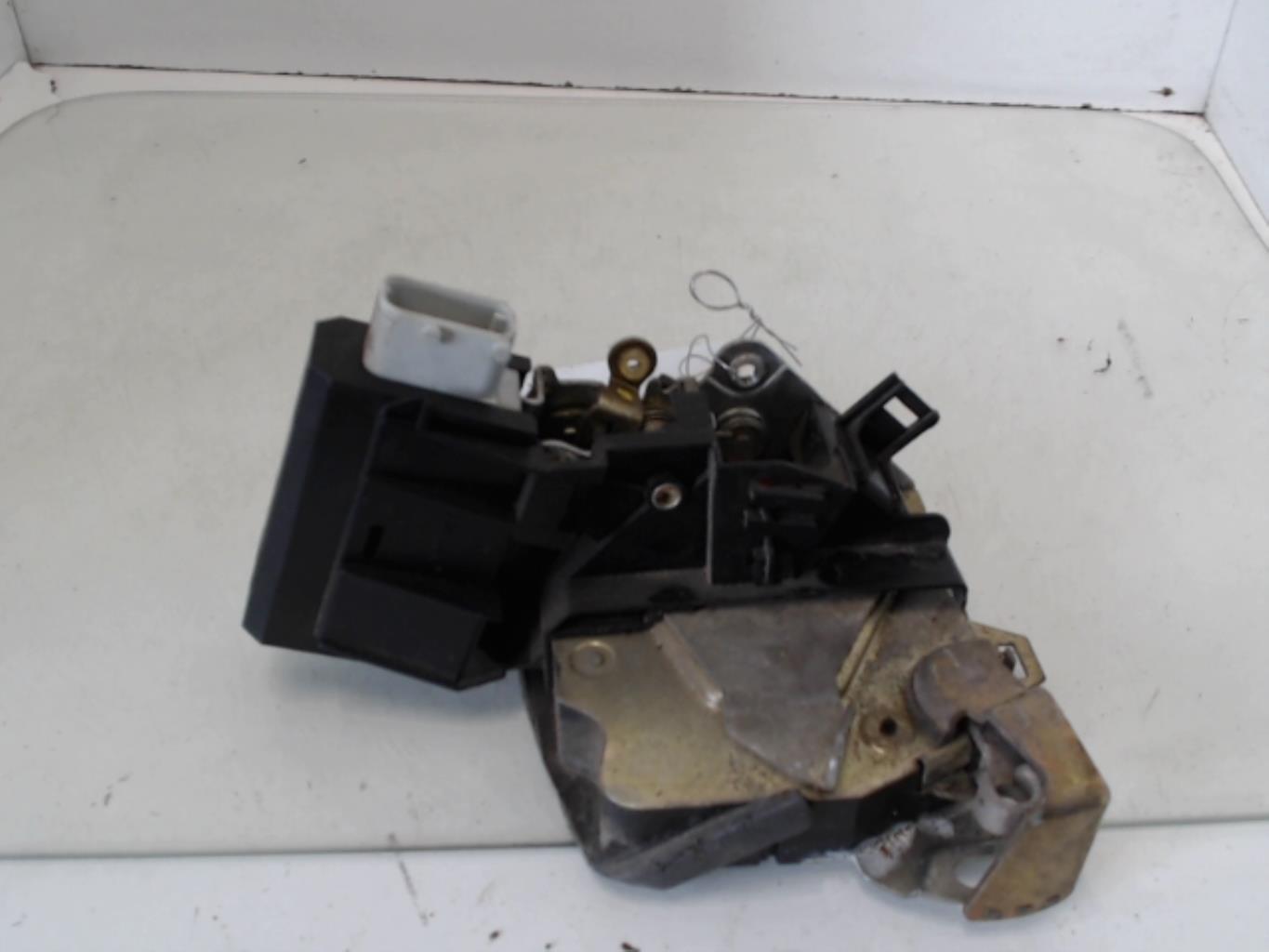 Chiusura centralizzata posteriore destra BMW SERIE 5 E39 TOURING PHASE 1 BREAK Diésel - 1