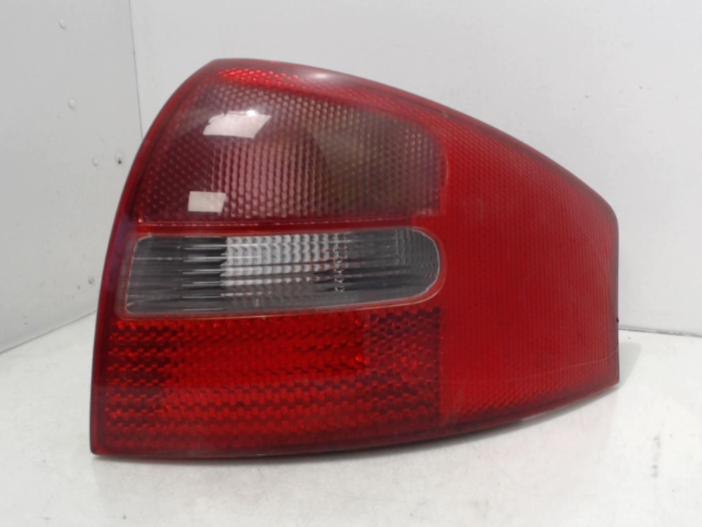 Fanale posteriore principale destro (luci) AUDI A6 2 PHASE 1 Diésel - 1