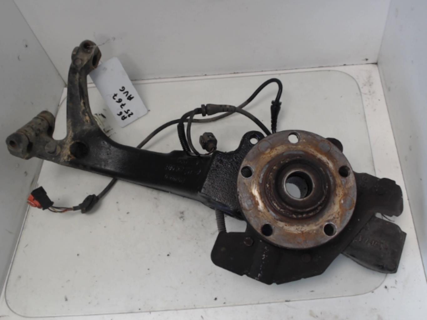 Mozzo anteriore sinistro AUDI A6 2 PHASE 1 Gasolina - 1