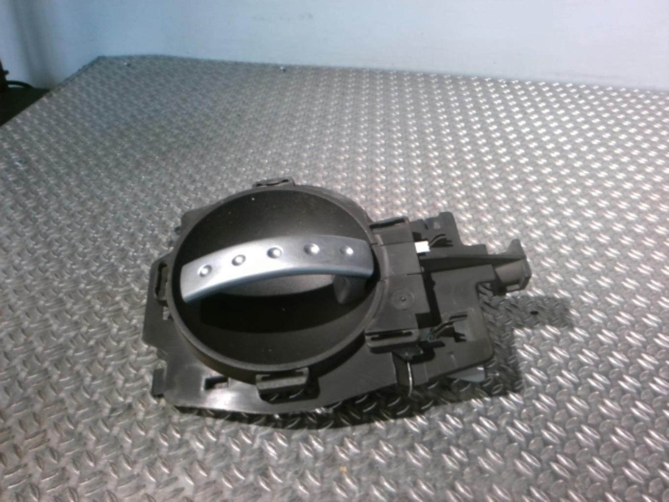 Maniglia interna anteriore sinistra CITROEN C2 PHASE 1 Diésel - 1