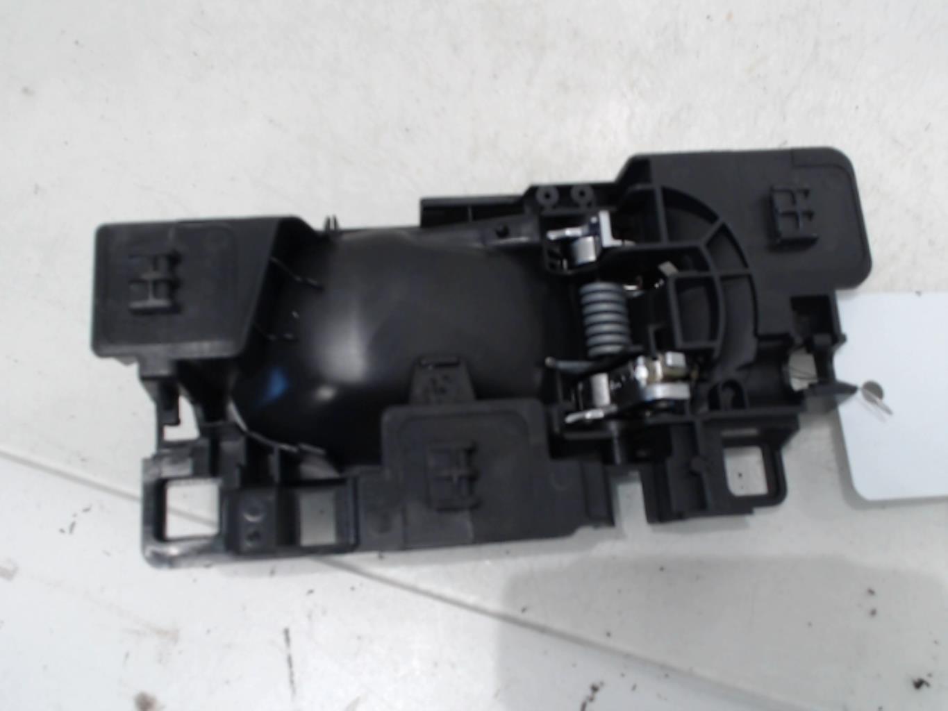 Poignee interieur avant gauche CITROEN C3 3 PHASE 1 Essence - 1