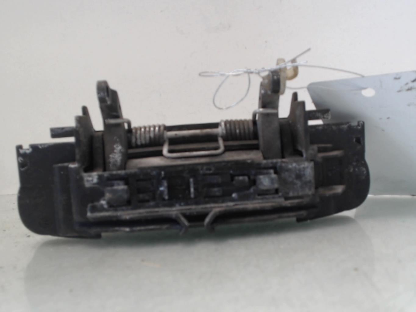 Maniglia portiera posteriore destra AUDI A4 2 PHASE 1 Gasolina - 1