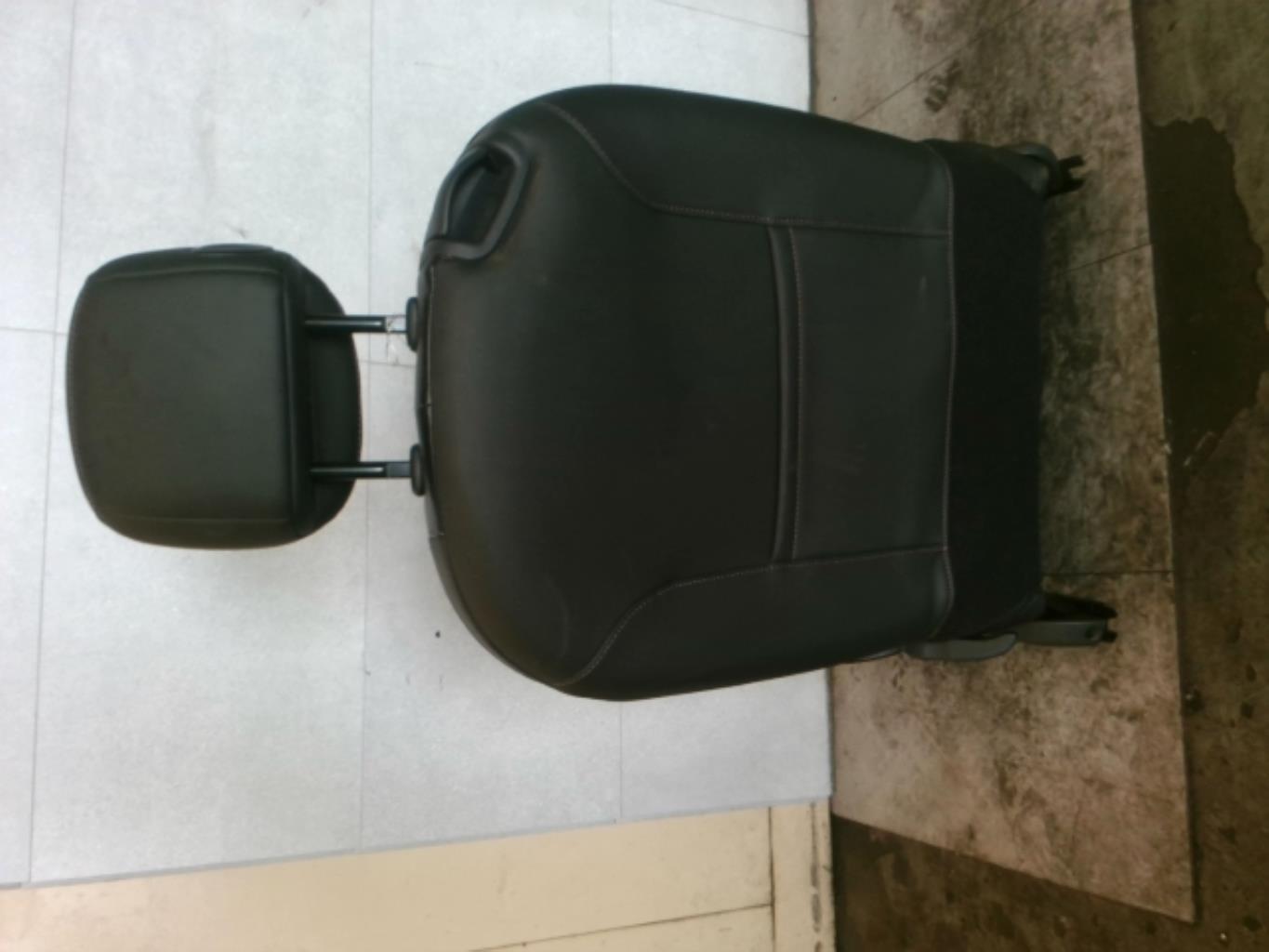 Siege avant droit RENAULT TWINGO 2 PHASE 1 Essence - 1