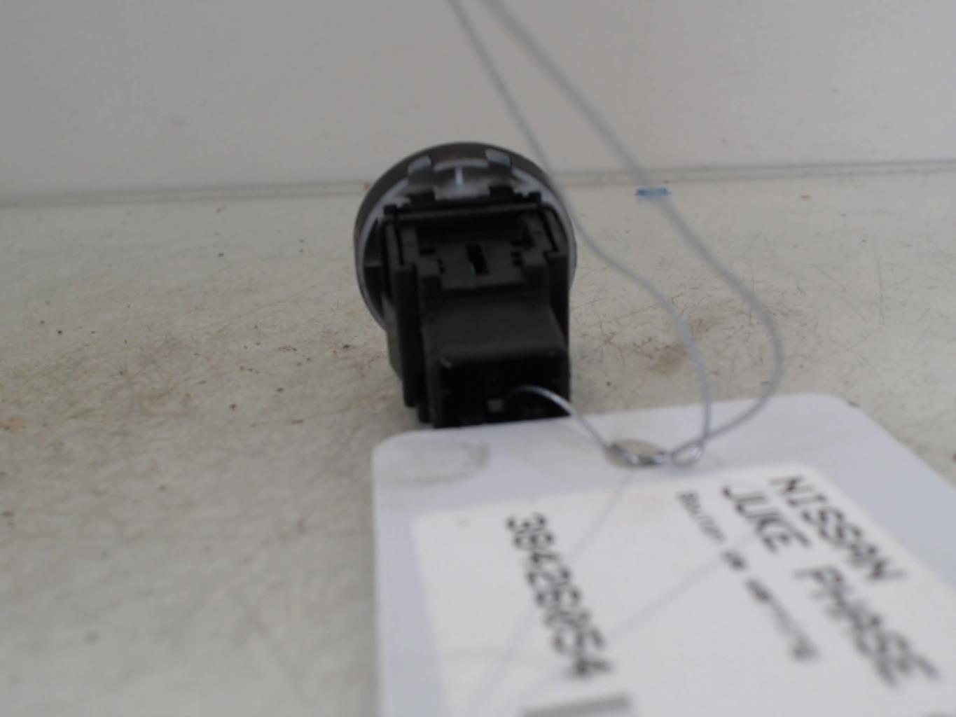 Bouton de warning NISSAN JUKE 1 PHASE 2 Diesel - 1
