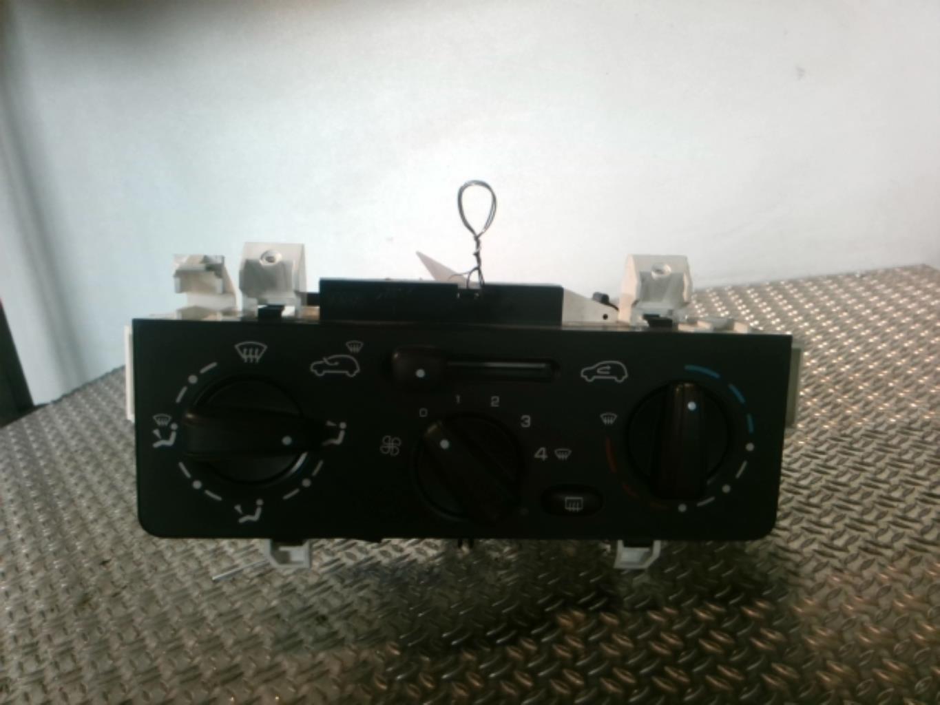 Commande chauffage CITROEN C3 1 PHASE 2 Essence - 1