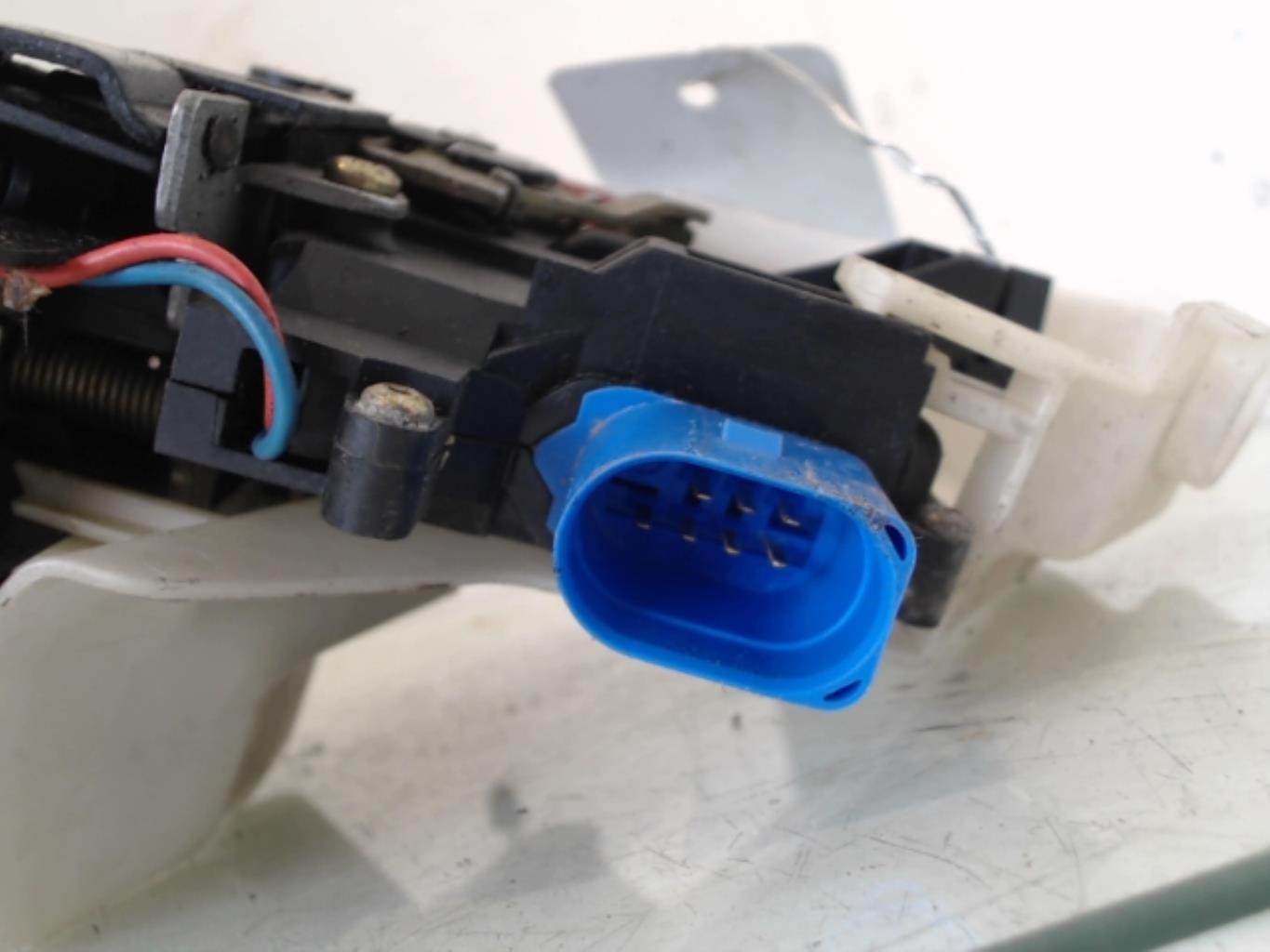 Chiusura centralizzata posteriore sinistra VOLKSWAGEN GOLF 5 Diésel - 1