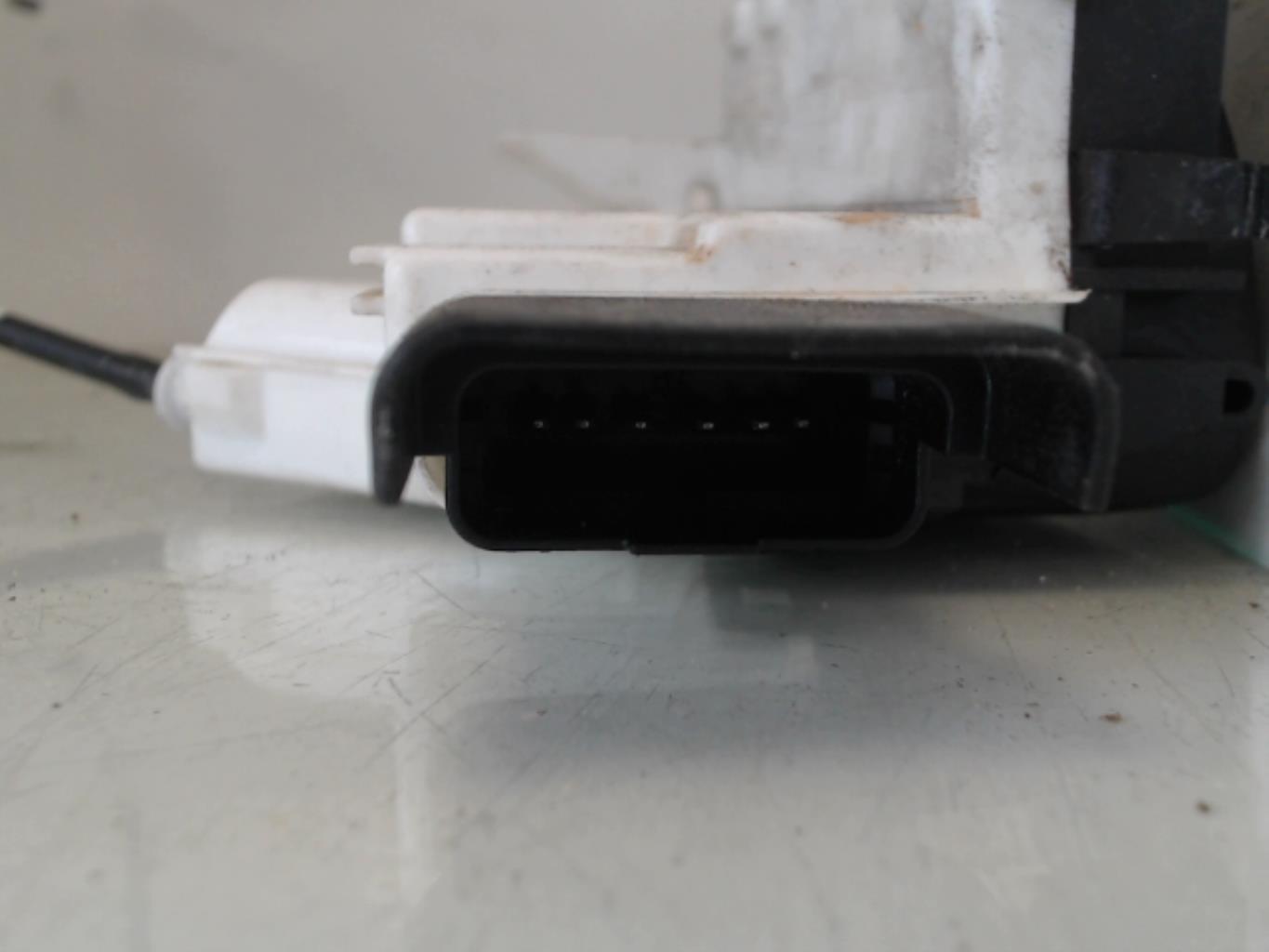 Chiusura centralizzata anteriore sinistra PEUGEOT 508 1 SW PHASE 1 BREAK Diésel - 1