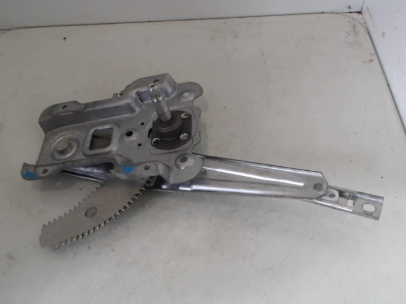 Alzacristalli manuale posteriore destro NISSAN MICRA 3 PHASE 3 Gasolina - 1
