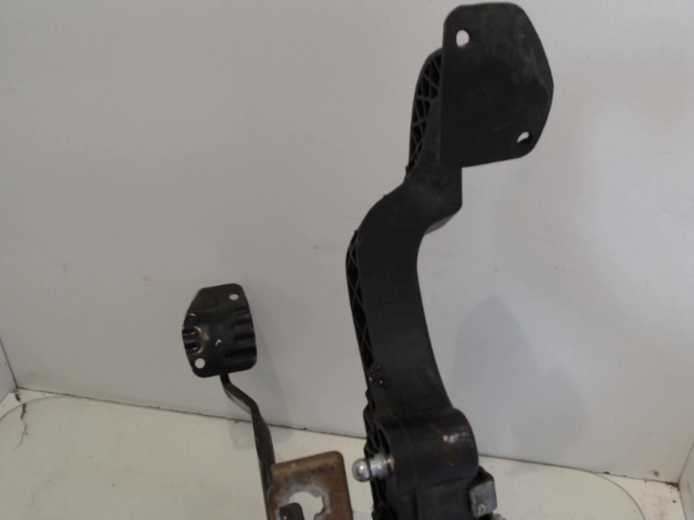 Pedale d'embrayage CITROEN DS3 PHASE 1 Essence - 1