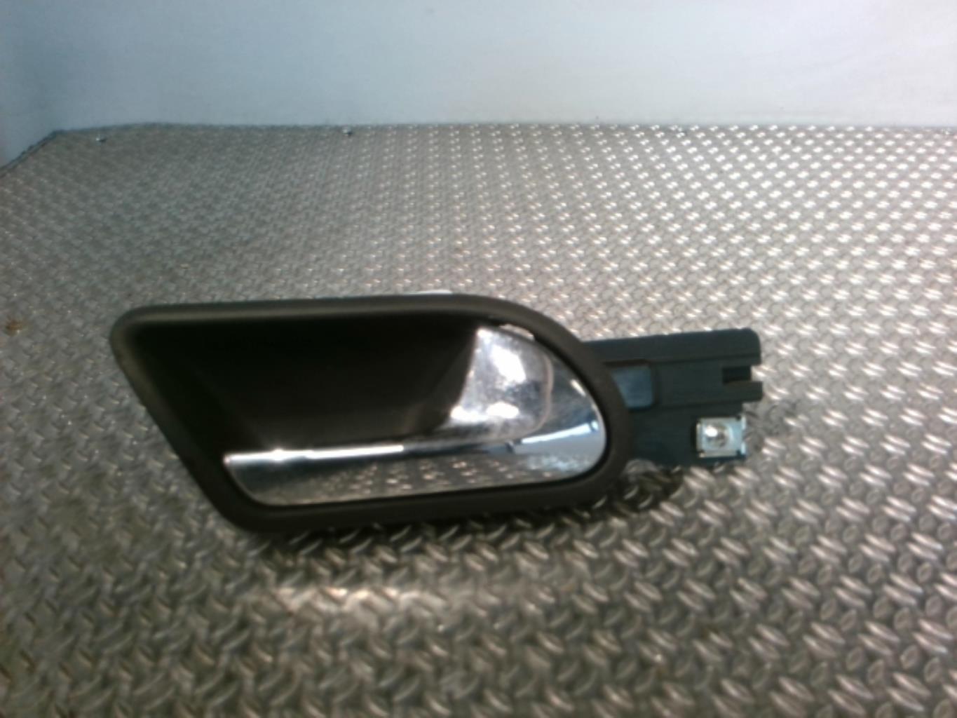 Maniglia interna anteriore destra VOLKSWAGEN GOLF 5 Diésel - 1
