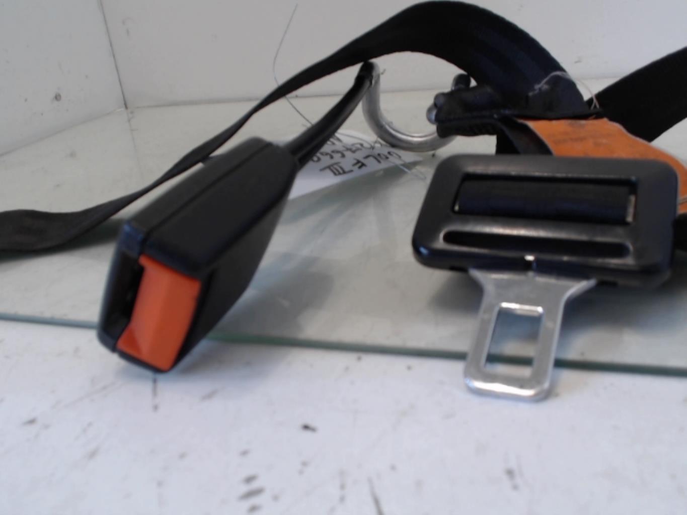 Aggancio cintura sicurezza posteriore sinistro VOLKSWAGEN GOLF 3 Gasolina - 1