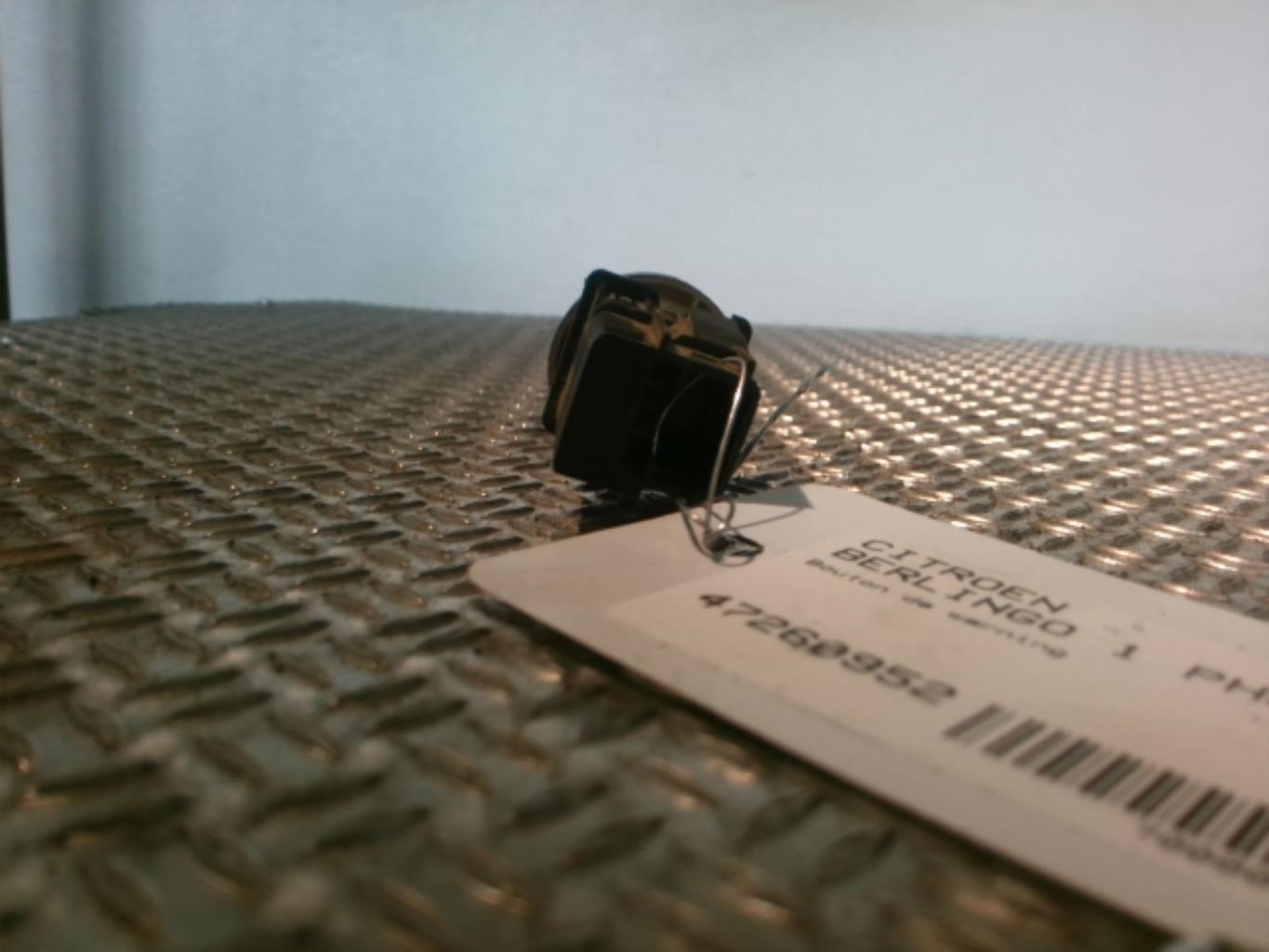 Bouton de warning CITROEN BERLINGO 1 PHASE 2 Diesel - 1
