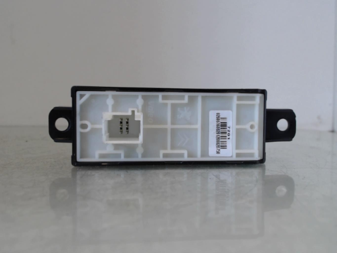 Commande GPS PEUGEOT 208 1 PHASE 1 Essence - 1