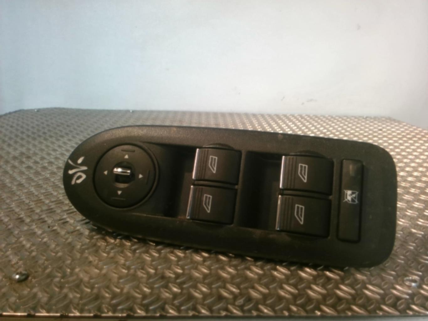 Interruttore alzacristalli FORD KUGA 1 Diésel - 1
