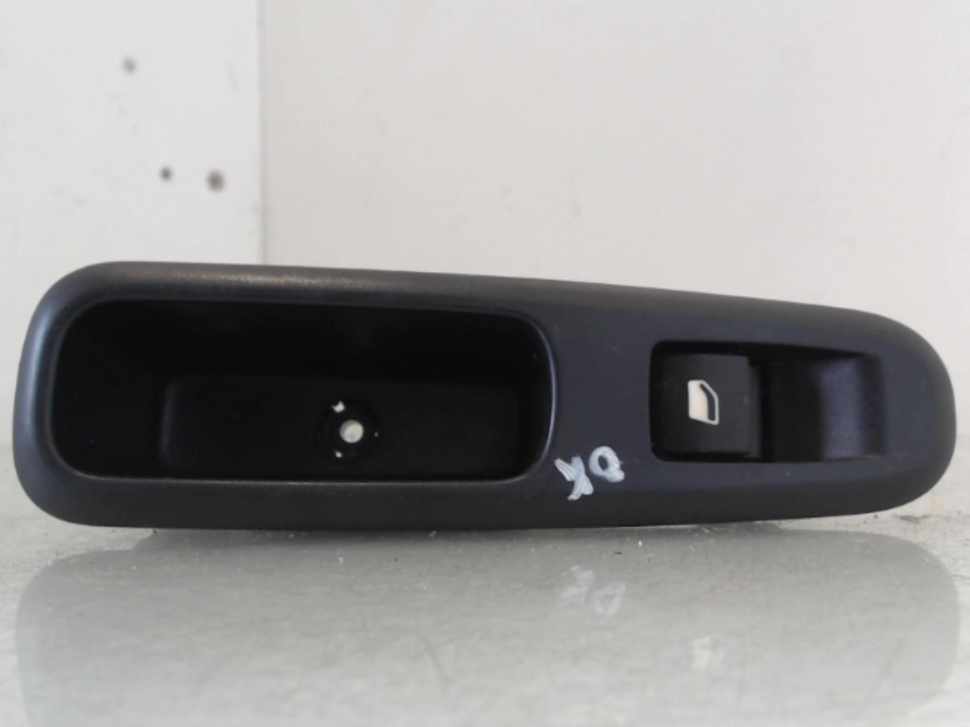Interruttore lavacristalli posteriore destro PEUGEOT 3008 1  - 1