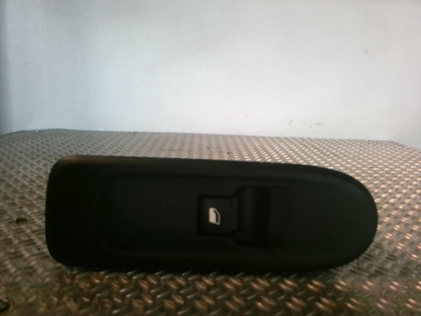 Interruttore lavacristalli anteriore destro CITROEN C3 2 PHASE 1 Diésel - 1