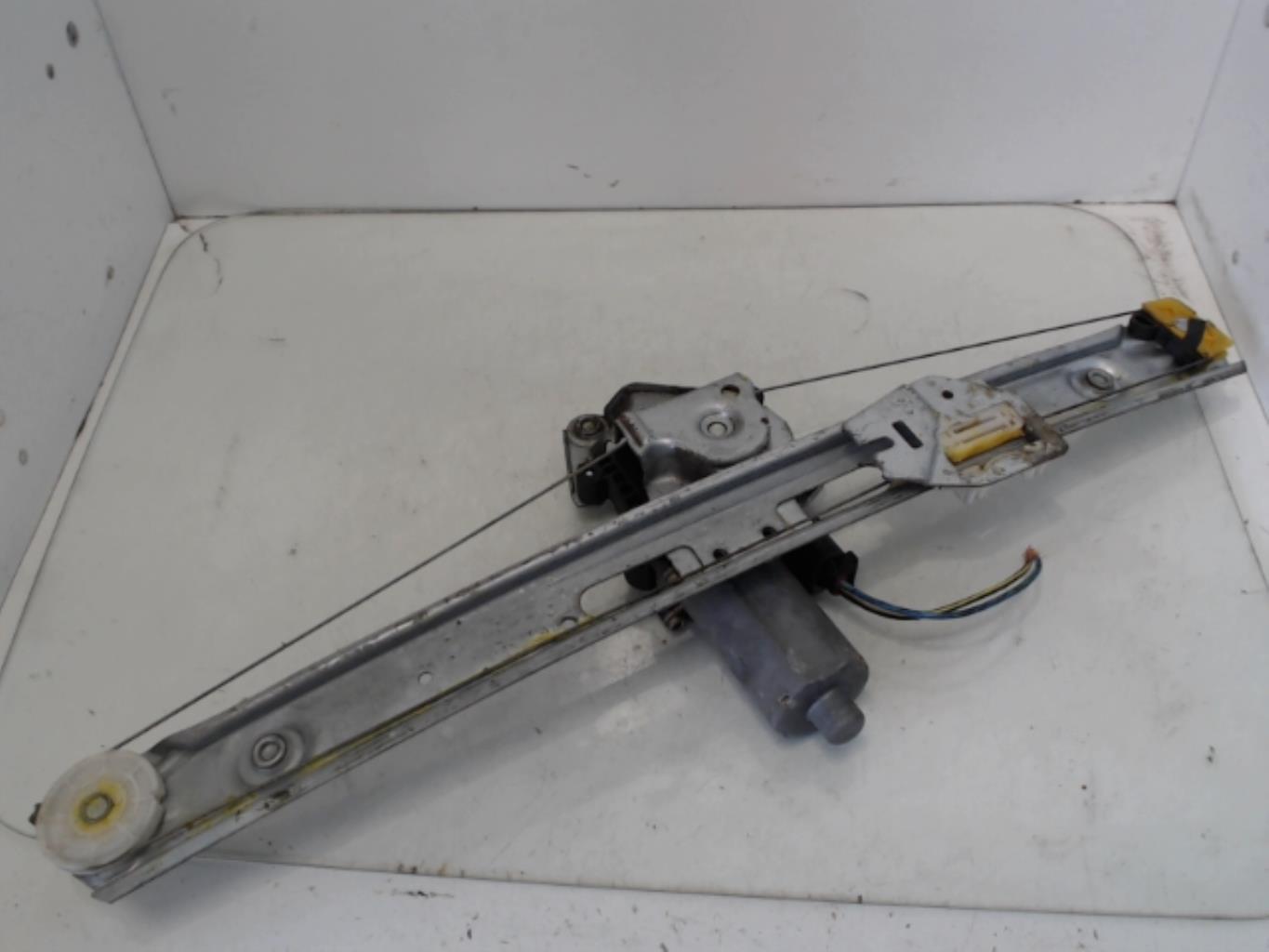 Alzacristalli elettrico posteriore destro BMW SERIE 3 E46 PHASE 1 Diésel - 1