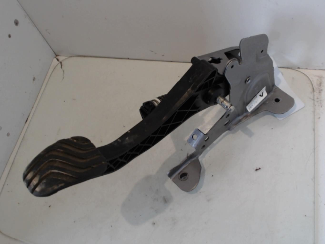 Pedale d'embrayage RENAULT MEGANE 4 PHASE 1 Diesel - 1
