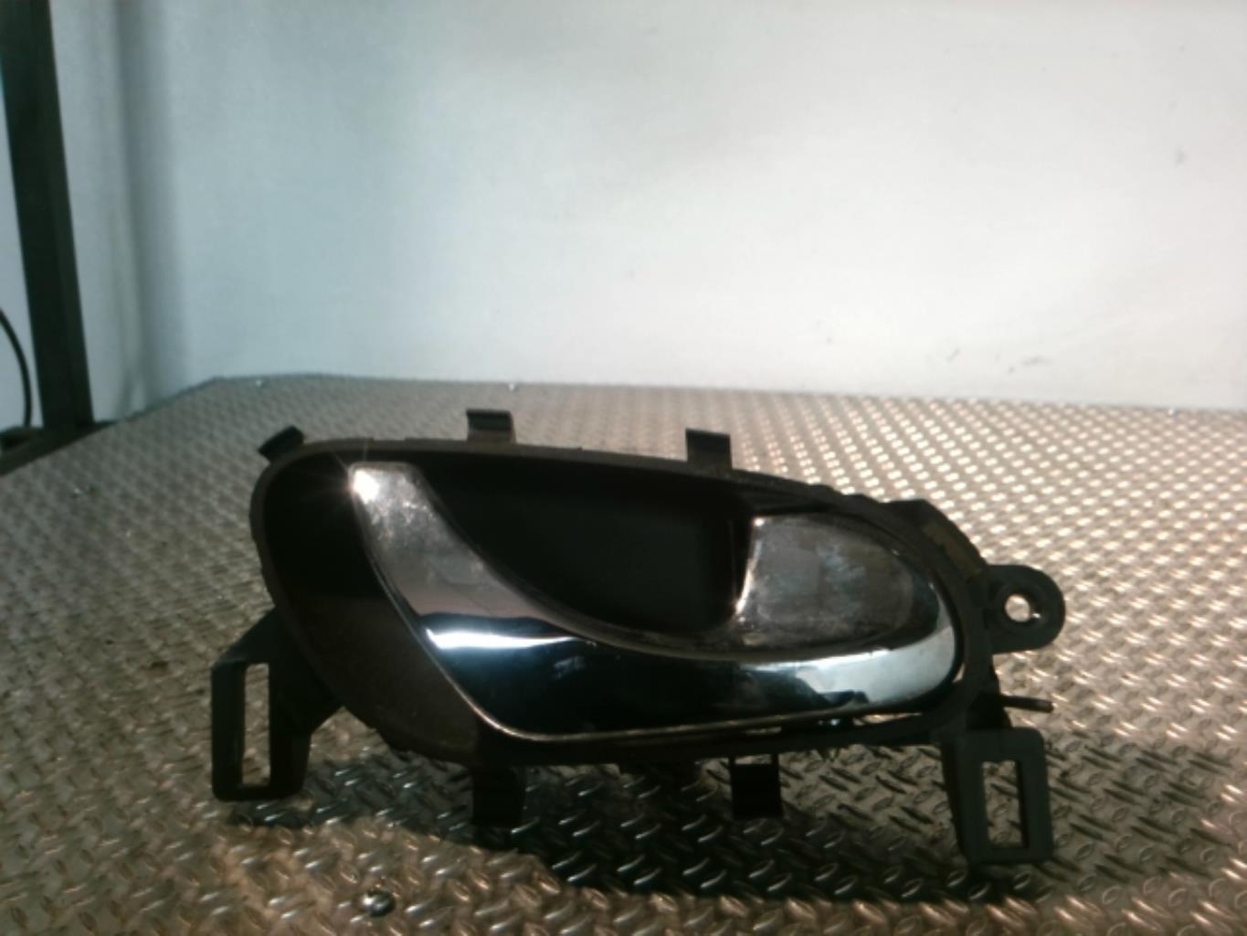 Maniglia interna posteriore destra NISSAN PULSAR Gasolina - 1