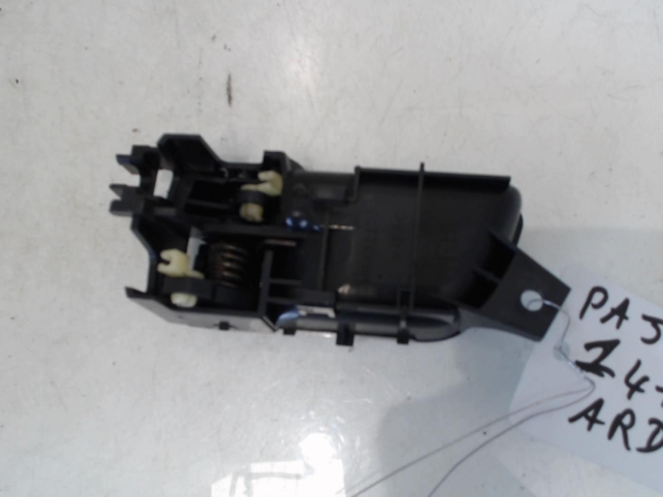 Maniglia interna posteriore destra MITSUBISHI PAJERO 3 PHASE 1 Diésel - 1
