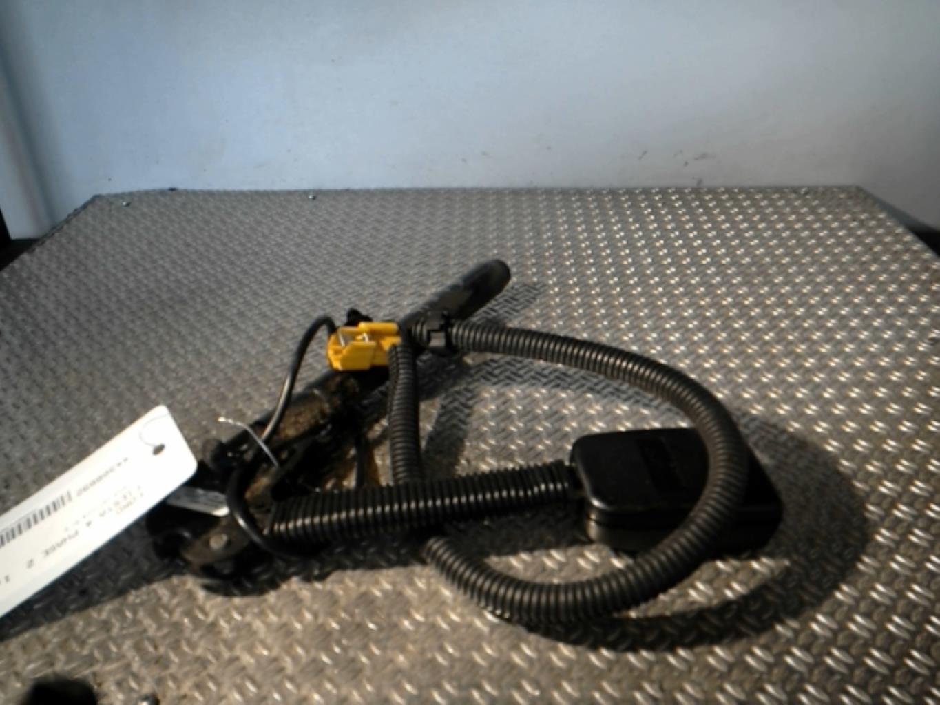 Aggancio cintura sicurezza anteriore sinistro FORD FIESTA 4 PHASE 2 Diésel - 1