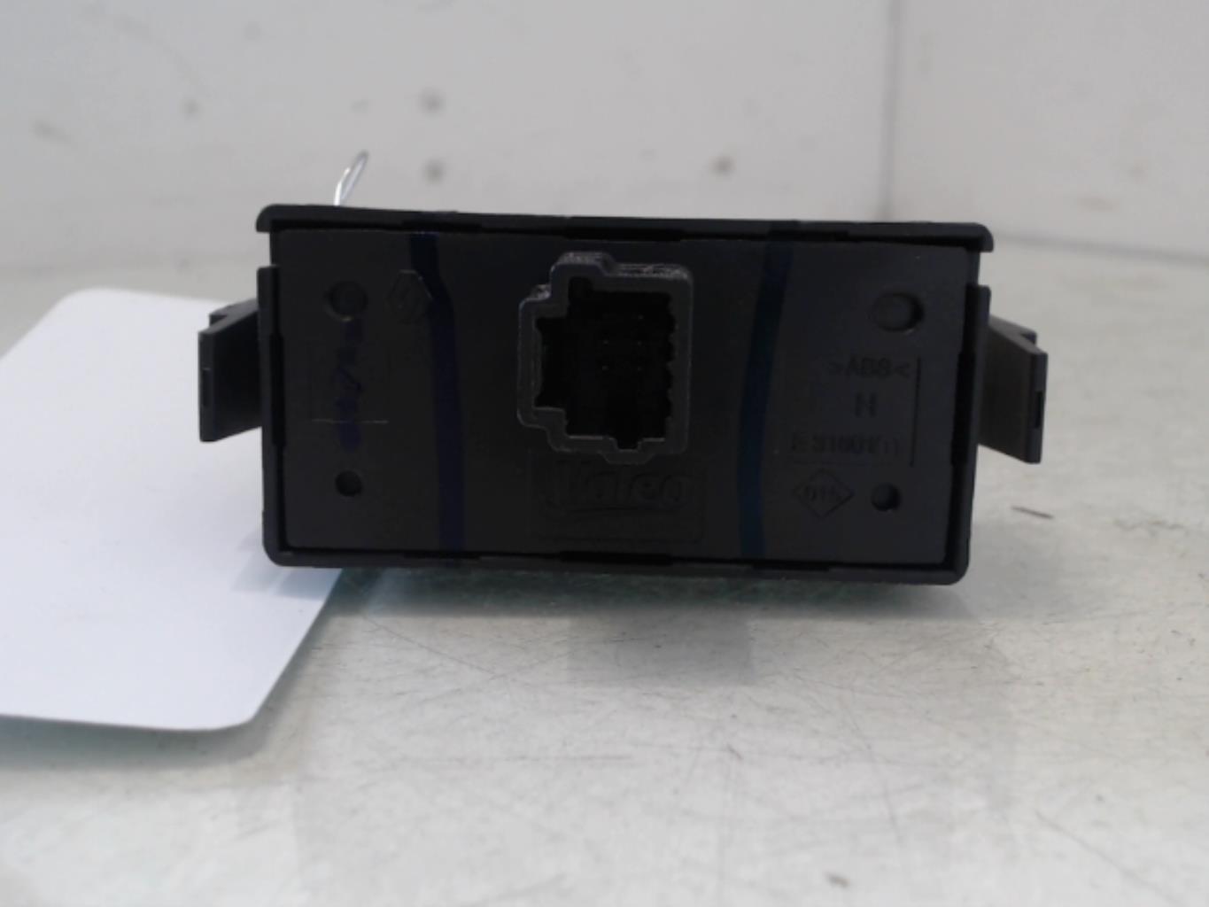 Bouton de warning RENAULT MEGANE 3 PHASE 1 Diesel - 1