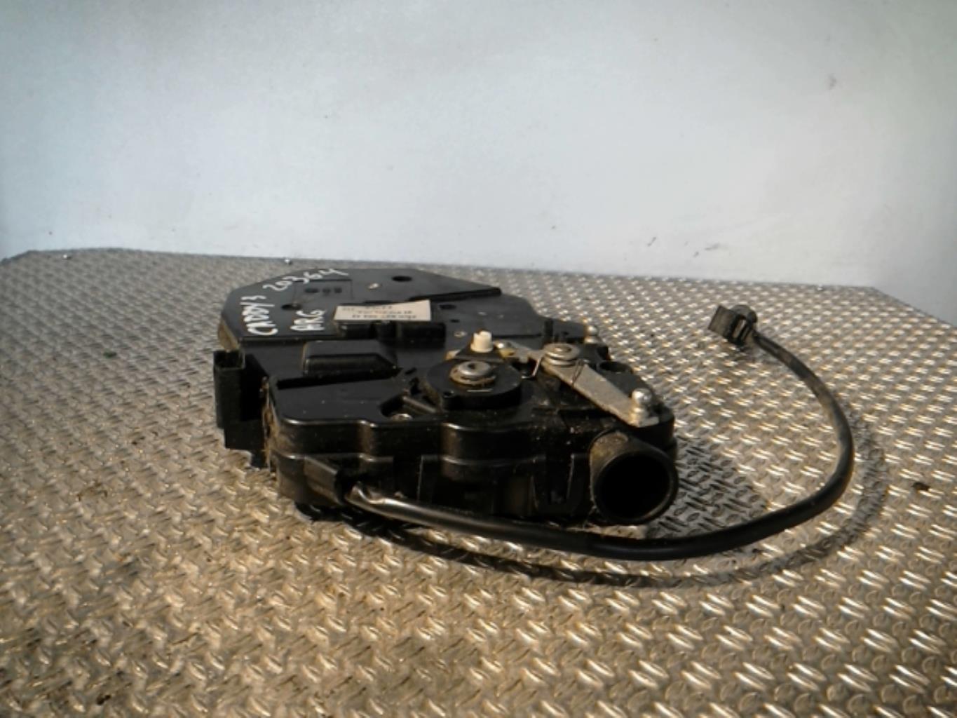 Chiusura centralizzata posteriore sinistra VOLKSWAGEN CADDY 3 PHASE 1 Diésel - 1