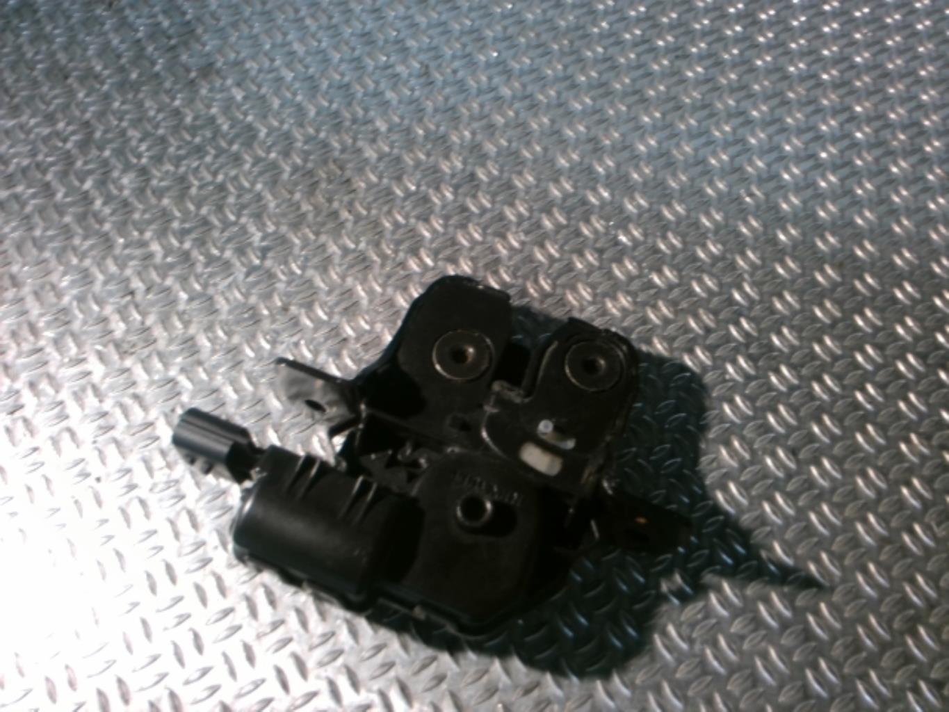 Fermeture centralisee coffre RENAULT SCENIC 3 PHASE 2 Diesel - 1