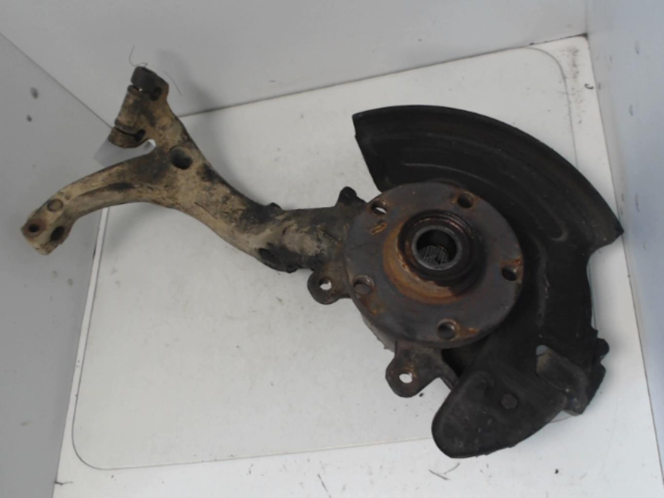 Mozzo anteriore destro AUDI A4 1 AVANT PHASE 2 BREAK Diésel - 1