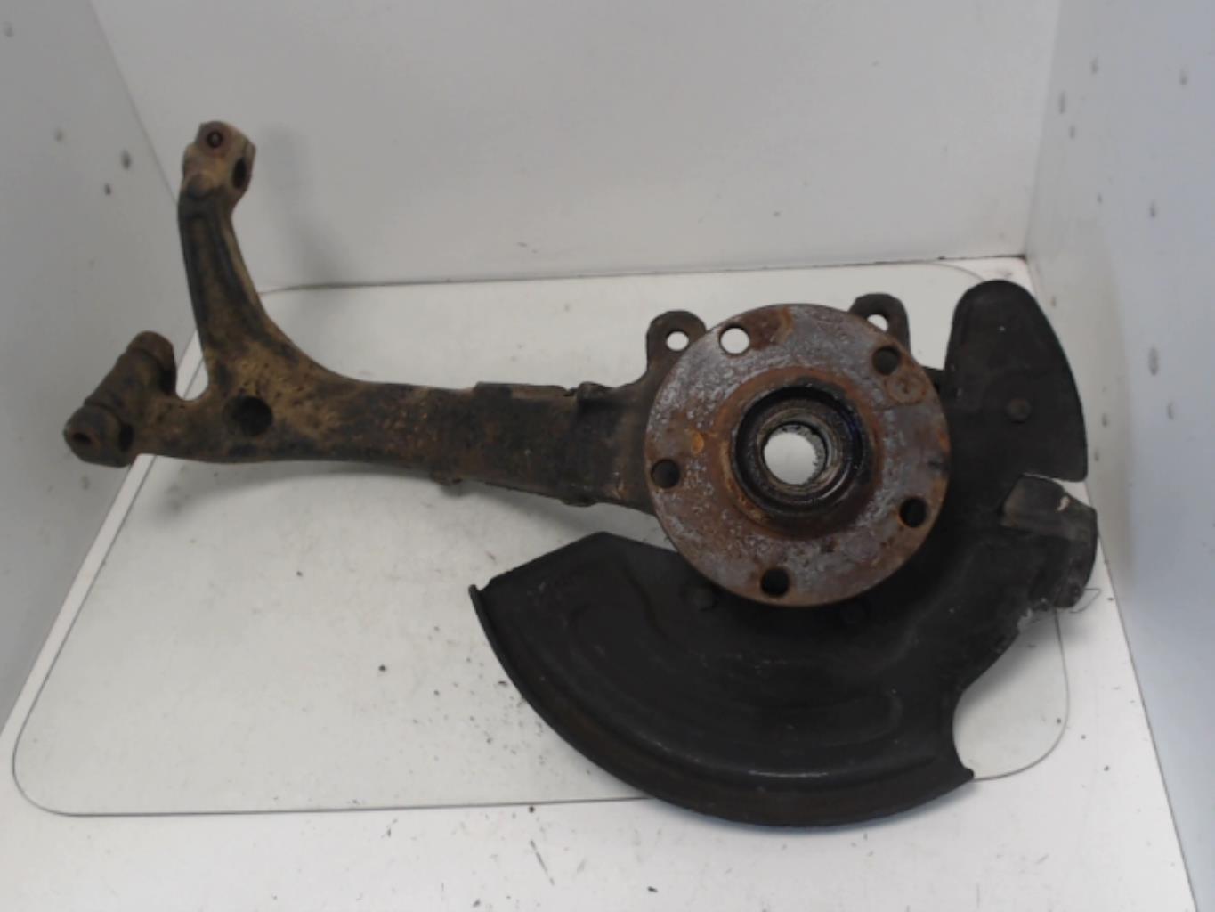 Mozzo anteriore sinistro AUDI A4 1 AVANT PHASE 2 BREAK Diésel - 1