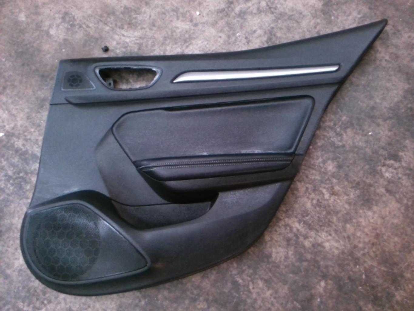 Guarnizione portiera posteriore destra RENAULT MEGANE 4 PHASE 1 Diésel - 1