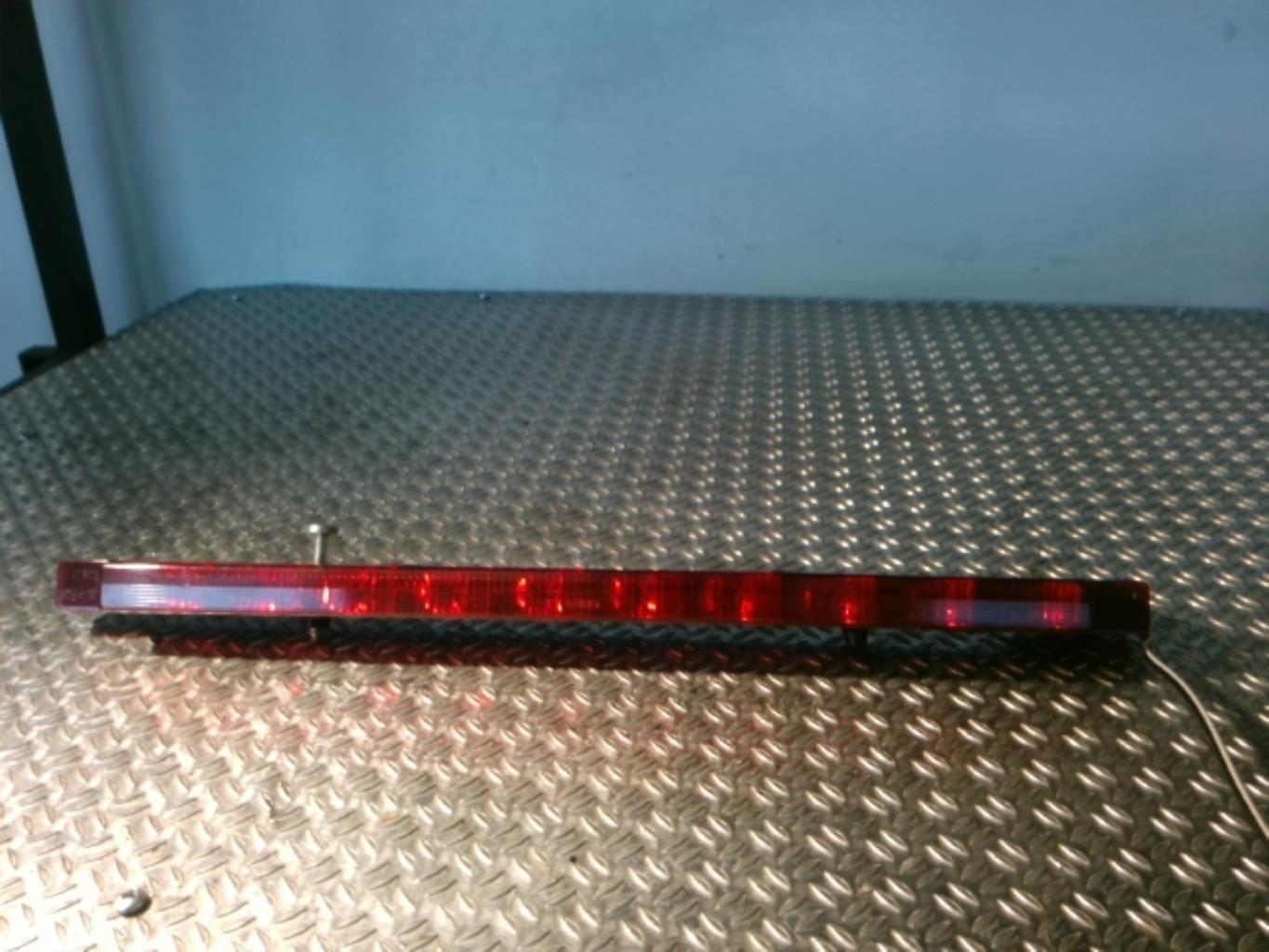 Feu arriere stop central AUDI A4 1 AVANT PHASE 2 BREAK Diesel - 1