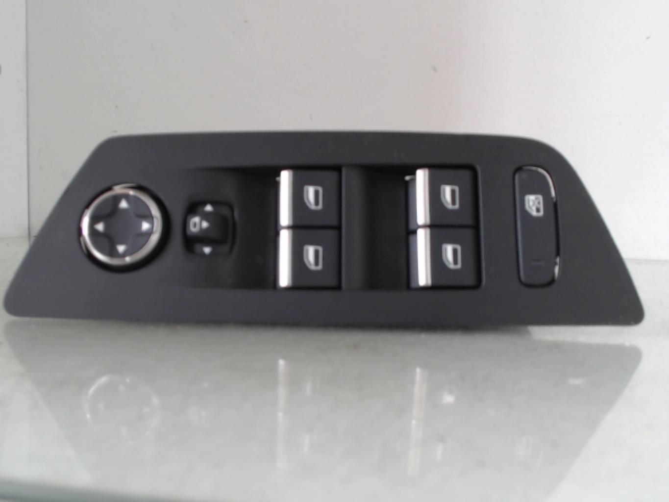 Interruttore lavacristalli anteriore sinistro PEUGEOT 508 2 SW BREAK Diésel - 1