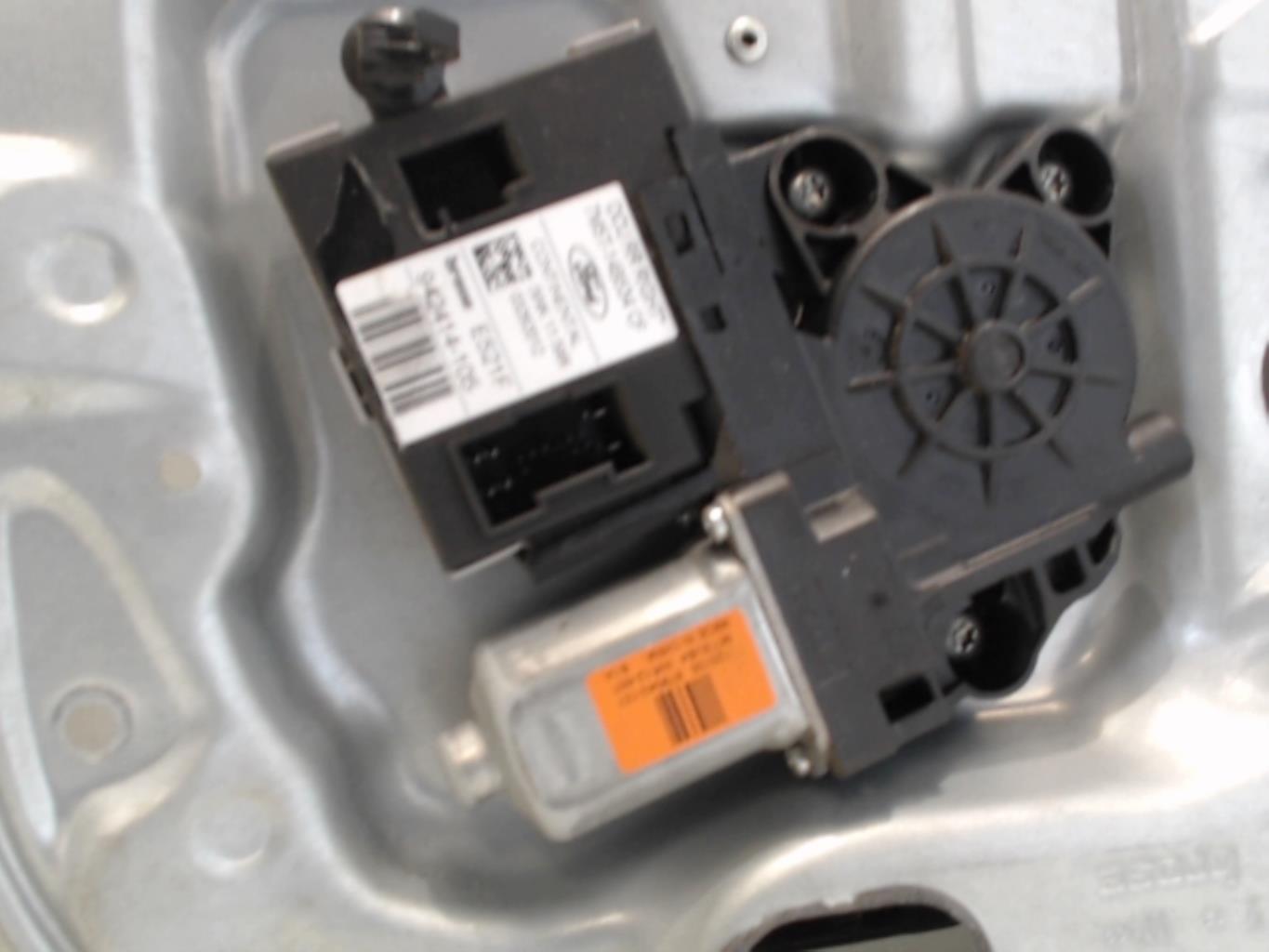 Alzacristalli elettrico posteriore destro FORD KUGA 1 Diésel - 1