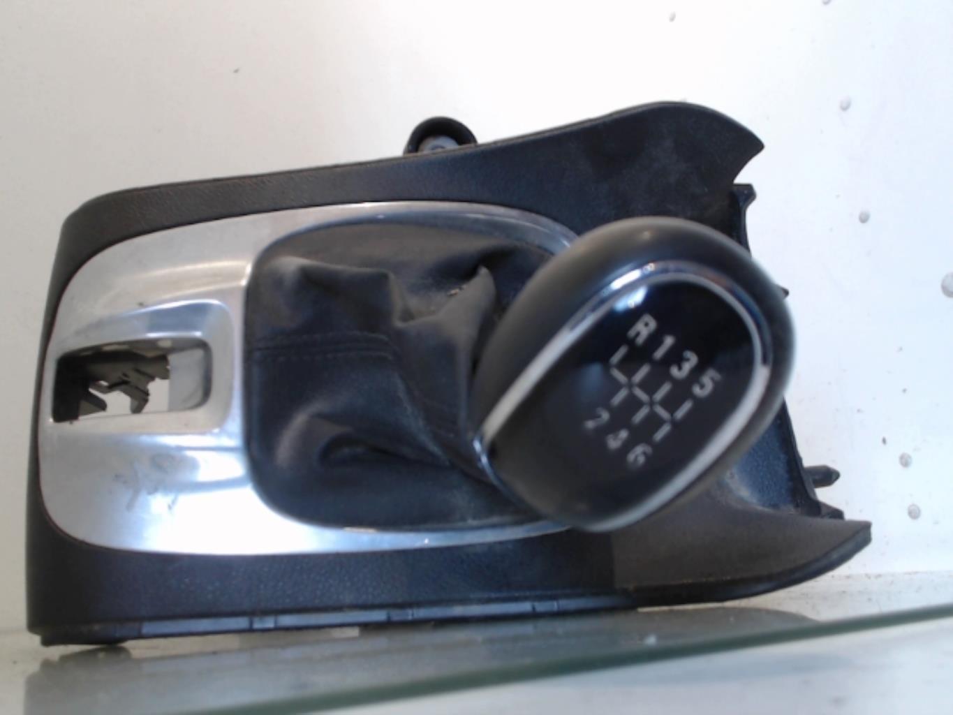 Levier de vitesses OPEL MERIVA B PHASE 1 Diesel - 1