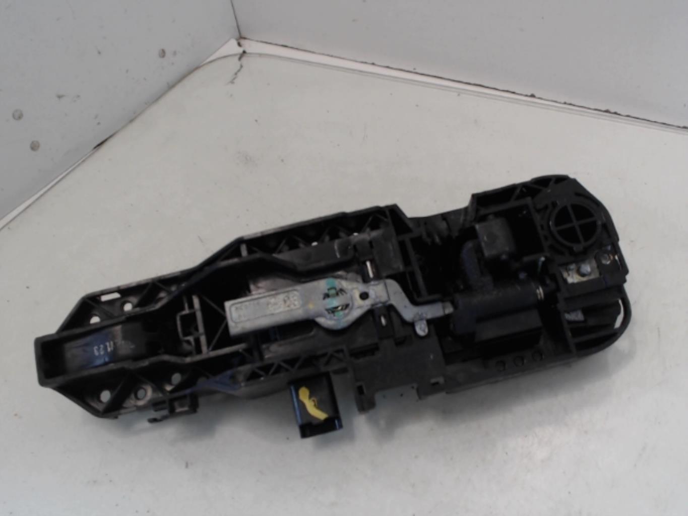 Poignee porte arriere droit RENAULT LATITUDE Diesel - 1