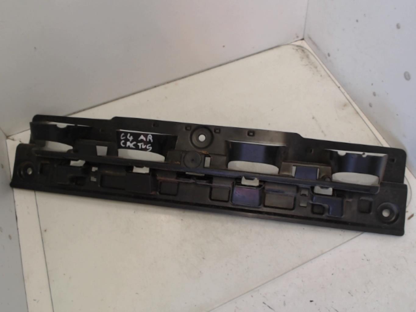 Support de pare chocs arriere CITROEN C4 CACTUS Essence - 1
