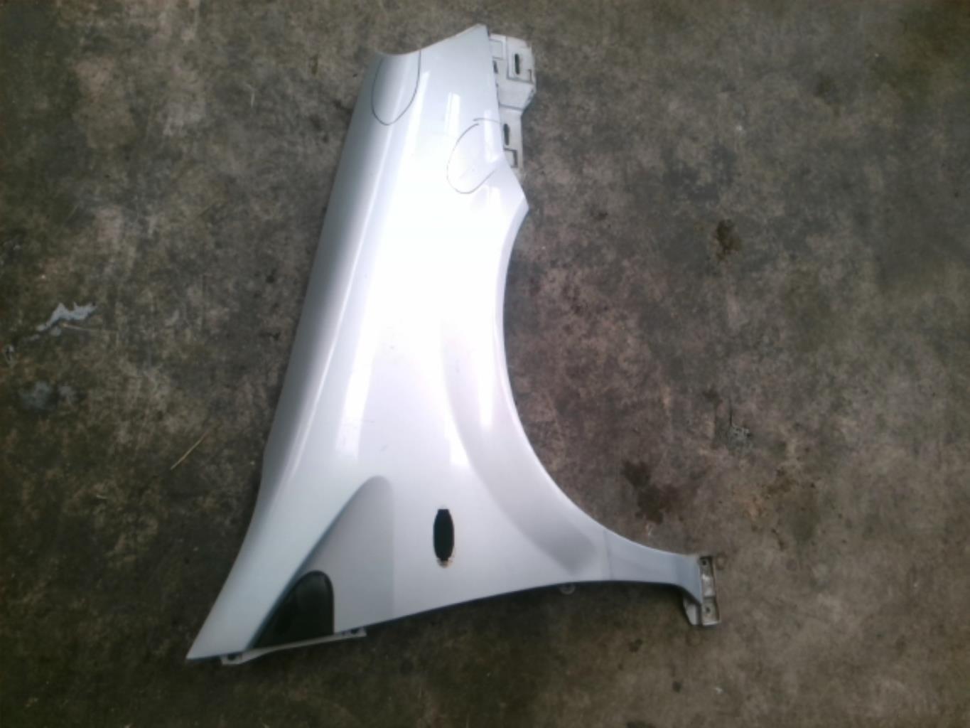 Parafango anteriore destro NISSAN ALMERA TINO PHASE 1 Diésel - 1