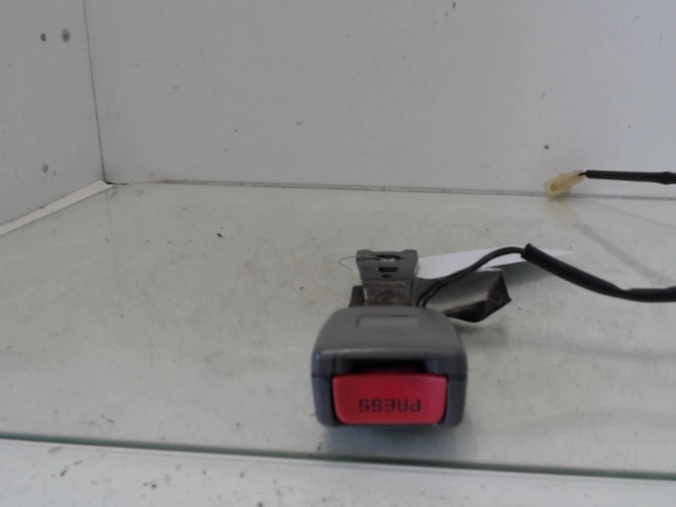 Aggancio cintura sicurezza anteriore sinistro KIA RIO 1 BREAK Gasolina - 1