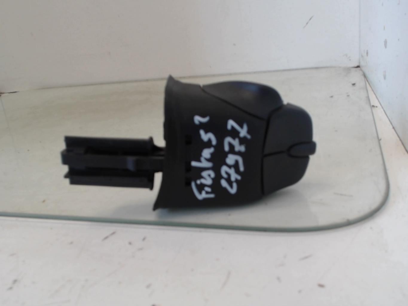 Commande autoradio FORD FIESTA 5 PHASE 2 Diesel - 1