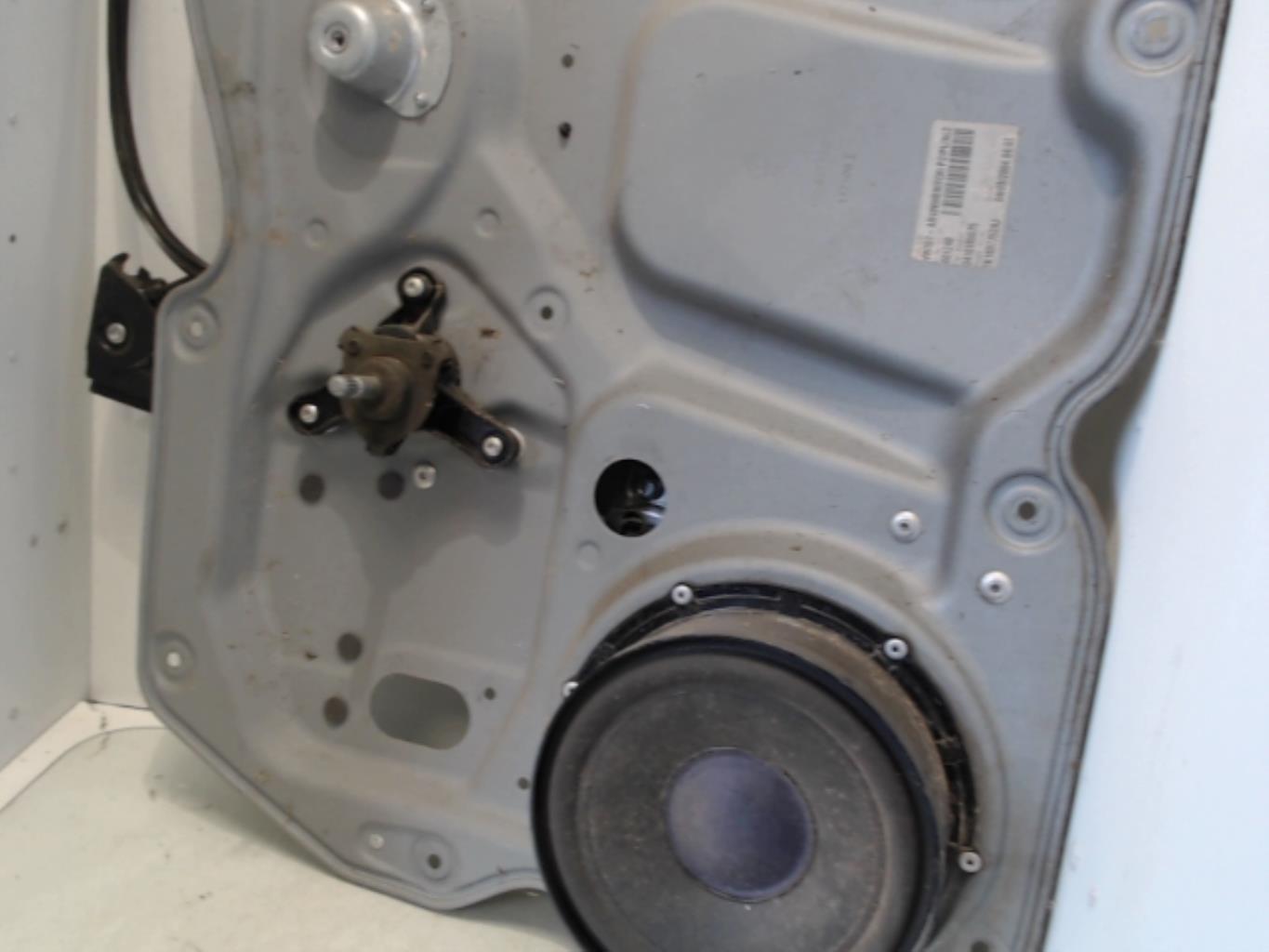 Alzacristalli manuale anteriore destro VOLKSWAGEN CADDY 3 PHASE 1 Diésel - 1